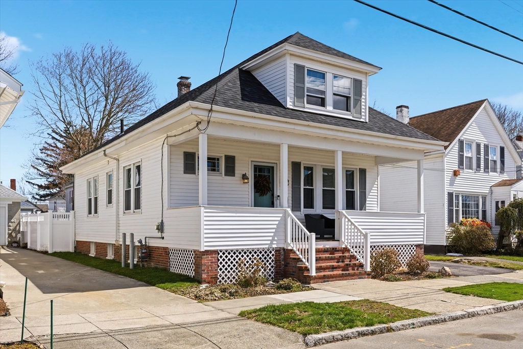 548 Kirby St, New Bedford, Massachusetts, 3 Bedrooms Bedrooms, 6 Rooms Rooms,1 BathroomBathrooms,Residential,For Sale,Kirby St,73497211
