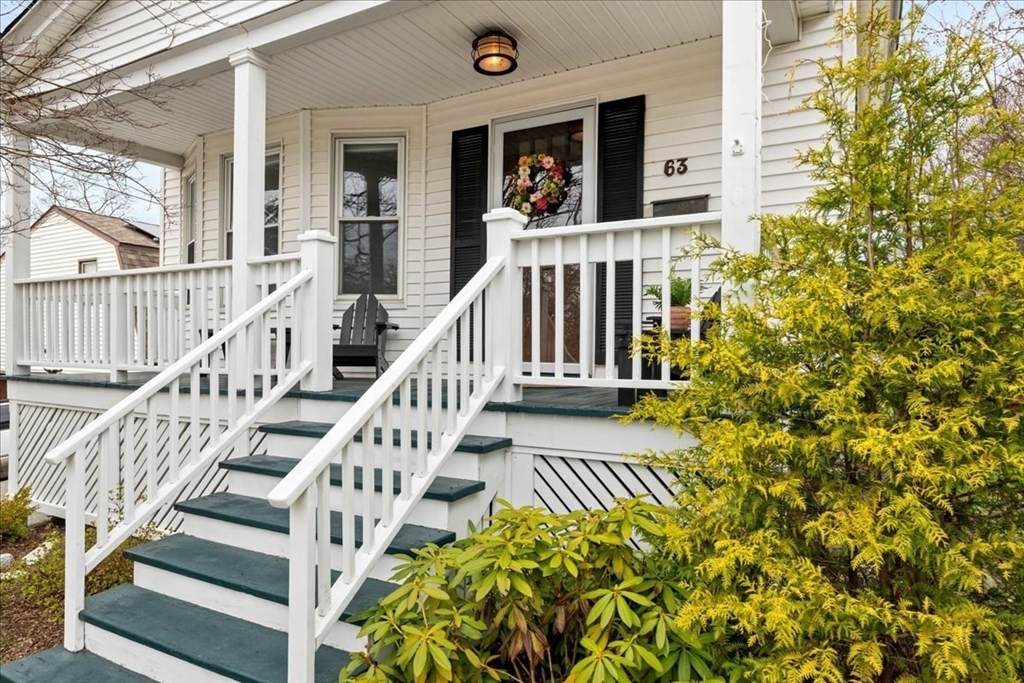 63 Airlie St, Worcester, Massachusetts, 3 Bedrooms Bedrooms, 7 Rooms Rooms,1 BathroomBathrooms,Residential,For Sale,Airlie St,73497376