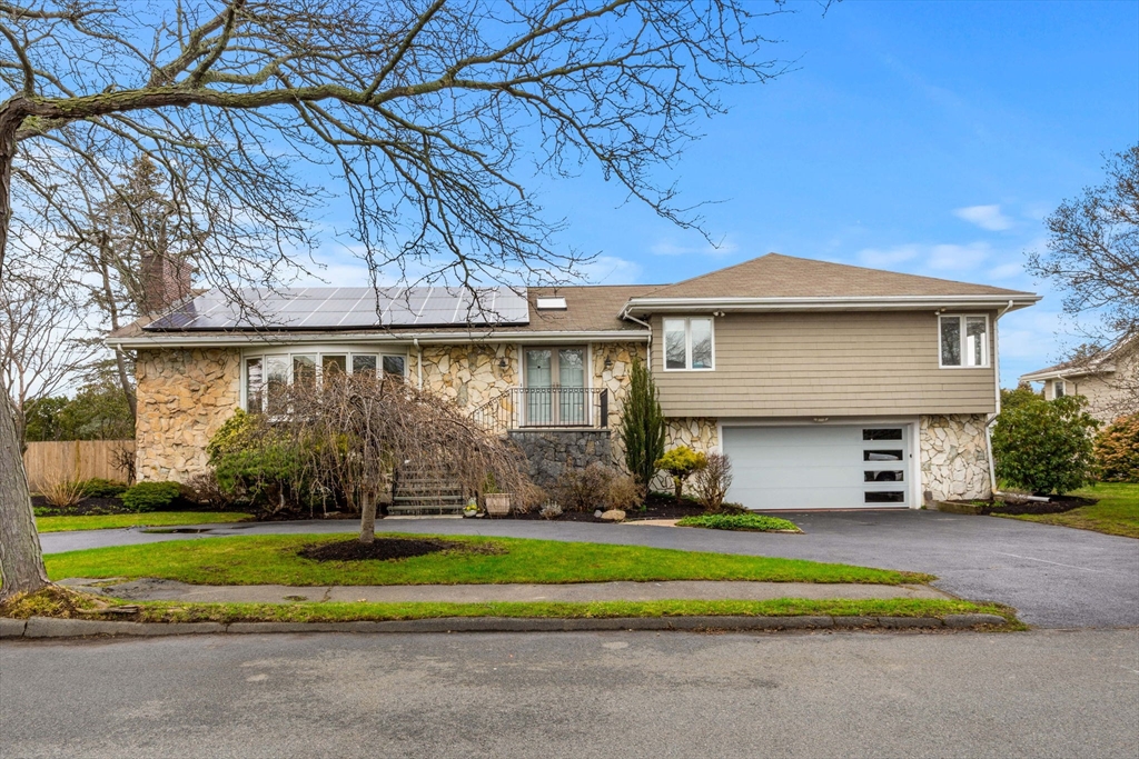 58 Leicester Rd, Marblehead, Massachusetts, 4 Bedrooms Bedrooms, 7 Rooms Rooms,3 BathroomsBathrooms,Residential,For Sale,Leicester Rd,73497400