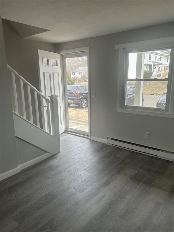 7 Roys Drive, Spencer, Massachusetts, 2 Bedrooms Bedrooms, 4 Rooms Rooms,1 BathroomBathrooms,Residential Lease,For Rent,Roys Drive,73497401