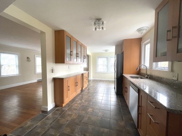 76 Cloverdale Rd, Newton, Massachusetts, 3 Bedrooms Bedrooms, 5 Rooms Rooms,2 BathroomsBathrooms,Residential Lease,For Rent,Cloverdale Rd,73464313