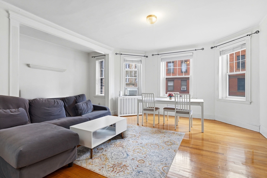 73 Parkman St, Brookline, Massachusetts, 1 Bedroom Bedrooms, 4 Rooms Rooms,1 BathroomBathrooms,Residential Lease,For Rent,Parkman St,73497425