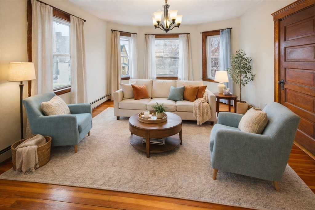 5-7 Hoyle, Norwood, Massachusetts, 2 Bedrooms Bedrooms, 5 Rooms Rooms,1 BathroomBathrooms,Residential Lease,For Rent,Hoyle,73497435