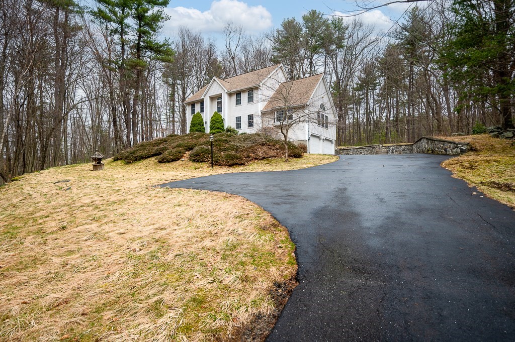 356 Church Street, Northborough, Massachusetts, 4 Bedrooms Bedrooms, 12 Rooms Rooms,3.5 BathroomsBathrooms,Residential,For Sale,Church Street,73497462