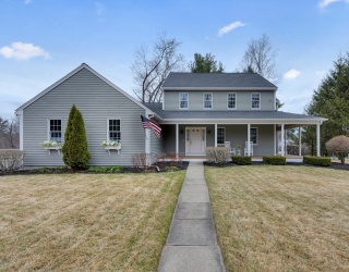 51 Old Cart Rd, Auburn, Massachusetts, 4 Bedrooms Bedrooms, 7 Rooms Rooms,2.5 BathroomsBathrooms,Residential,For Sale,Old Cart Rd,73497461
