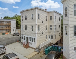 131 Clarendon St, Fitchburg, Massachusetts, 12 Bedrooms Bedrooms, 24 Rooms Rooms,4 BathroomsBathrooms,Residential Income,For Sale,Clarendon St,73497395
