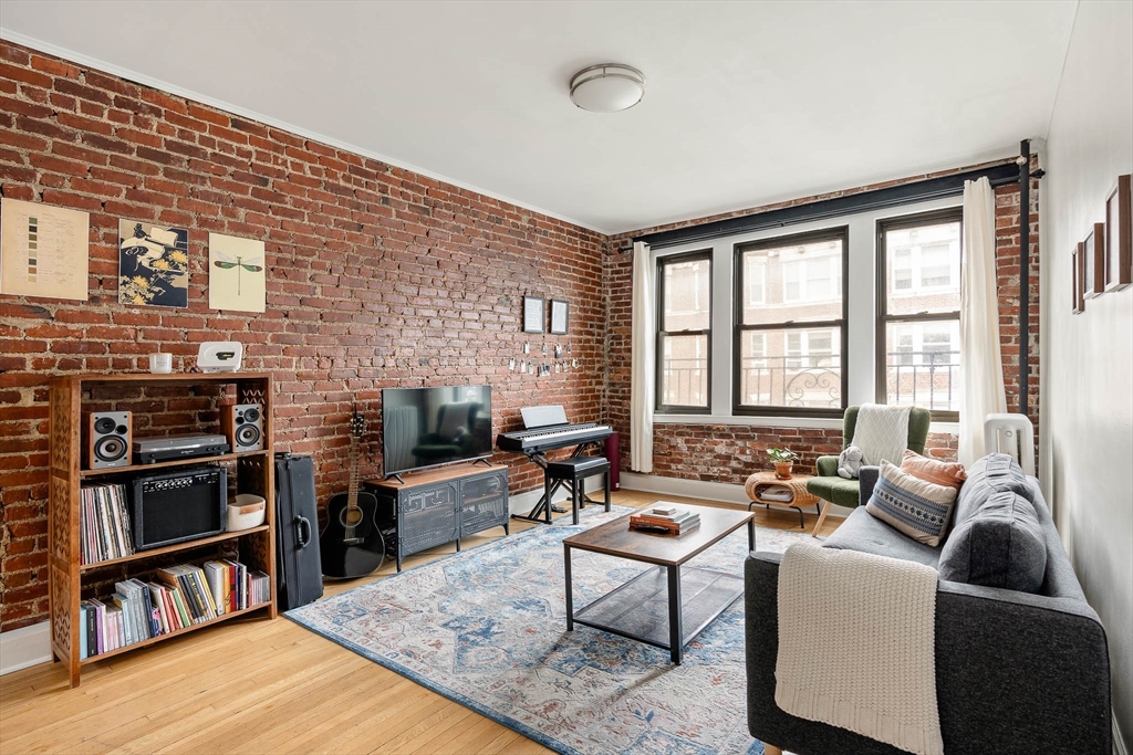 111 Jersey St, Boston, Massachusetts, 1 Bedroom Bedrooms, 2 Rooms Rooms,1 BathroomBathrooms,Residential,For Sale,Jersey St,73497480