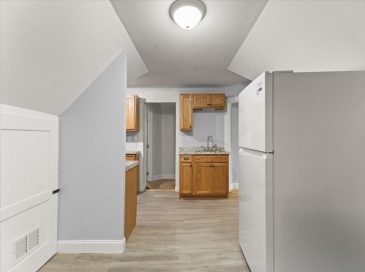 60 Calmar Street, Brockton, Massachusetts, 2 Bedrooms Bedrooms, 4 Rooms Rooms,1 BathroomBathrooms,Residential Lease,For Rent,Calmar Street,73497485