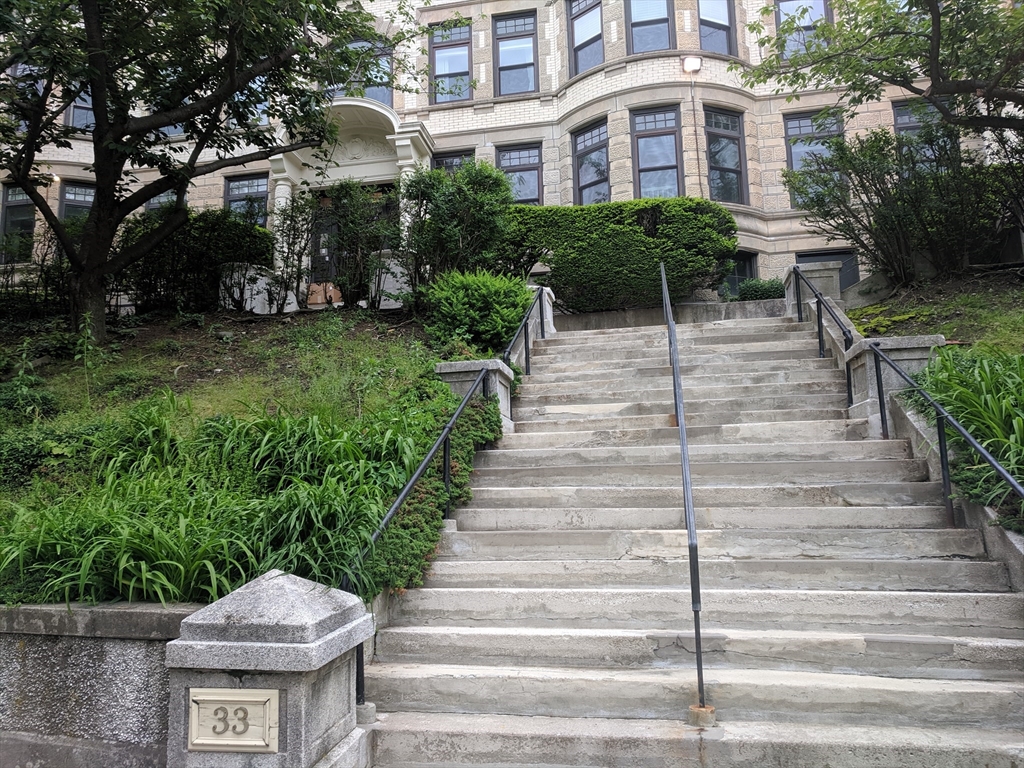 33 Westbourne Ter, Brookline, Massachusetts, 2 Bedrooms Bedrooms, 4 Rooms Rooms,1 BathroomBathrooms,Residential Lease,For Rent,Westbourne Ter,73497501