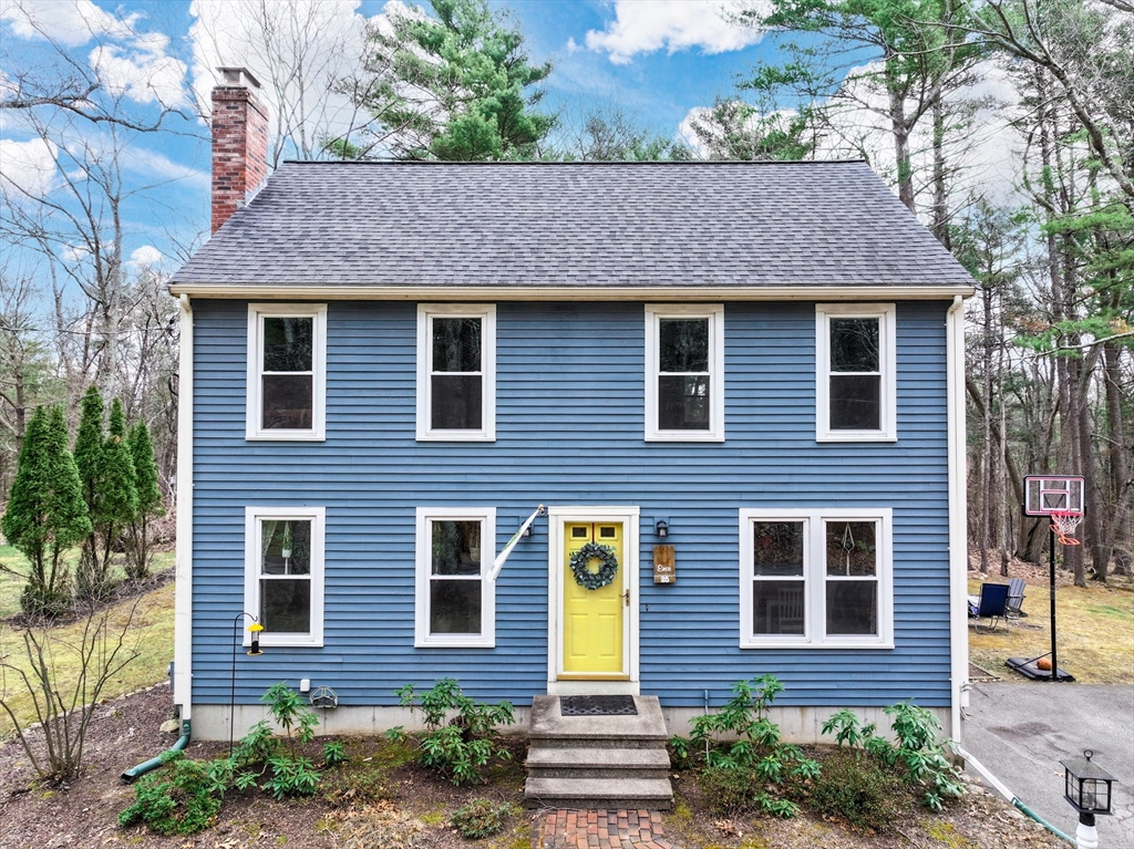 25 Short Street, Franklin, Massachusetts, 3 Bedrooms Bedrooms, 7 Rooms Rooms,2 BathroomsBathrooms,Residential,For Sale,Short Street,73494260