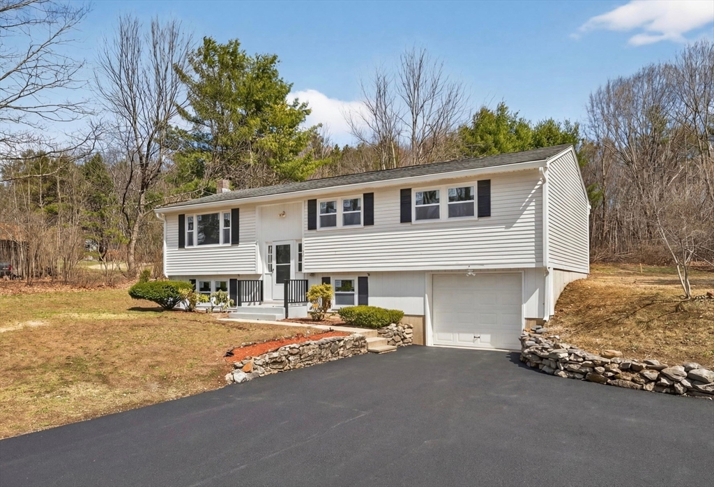 441 S Ashburnham Rd, Westminster, Massachusetts, 3 Bedrooms Bedrooms, 8 Rooms Rooms,2 BathroomsBathrooms,Residential,For Sale,S Ashburnham Rd,73497441