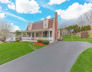 1 Edmund H Nichols Rd, North Attleboro, Massachusetts, 3 Bedrooms Bedrooms, 7 Rooms Rooms,1.5 BathroomsBathrooms,Residential,For Sale,Edmund H Nichols Rd,73497431