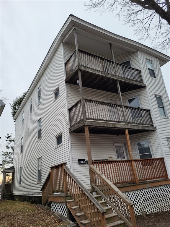 8 Fern, Worcester, Massachusetts, 11 Bedrooms Bedrooms, 22 Rooms Rooms,4 BathroomsBathrooms,Residential Income,For Sale,Fern,73497595