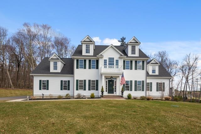 29 Rawson Farm Rd, Mendon, Massachusetts, 4 Bedrooms Bedrooms, 8 Rooms Rooms,2.5 BathroomsBathrooms,Residential,For Sale,Rawson Farm Rd,73497443