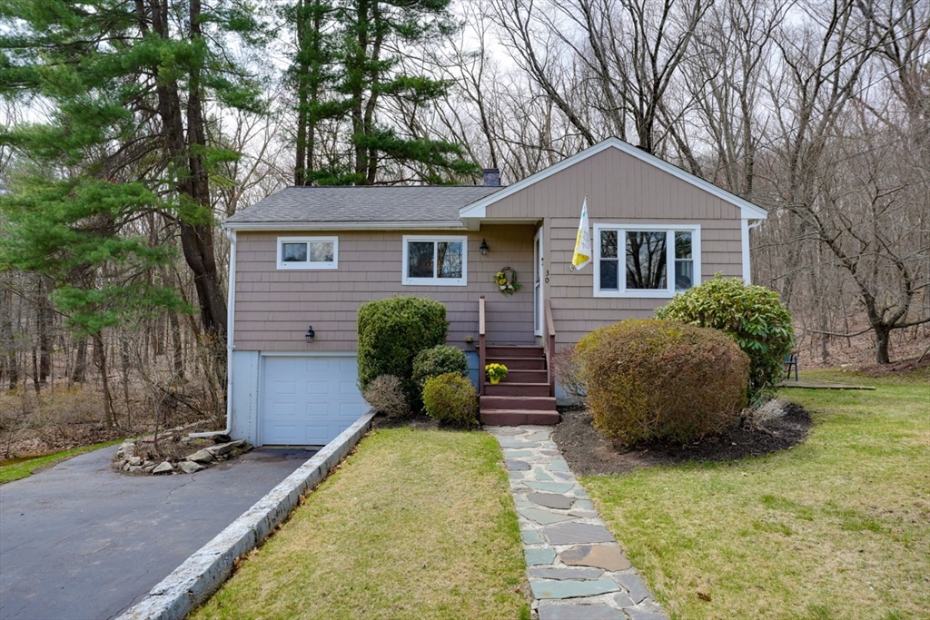 30 Birch Hill Rd, Ashland, Massachusetts, 3 Bedrooms Bedrooms, 6 Rooms Rooms,1 BathroomBathrooms,Residential,For Sale,Birch Hill Rd,73497515