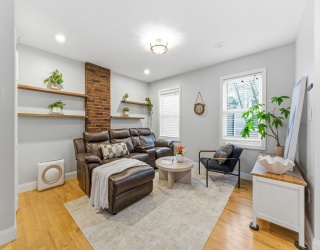 3 Mullins Ct, Cambridge, Massachusetts, 2 Bedrooms Bedrooms, 5 Rooms Rooms,1.5 BathroomsBathrooms,Residential,For Sale,Mullins Ct,73497538