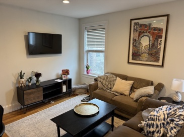 28 Howell St, Boston, Massachusetts, 3 Bedrooms Bedrooms, 5 Rooms Rooms,2 BathroomsBathrooms,Residential Lease,For Rent,Howell St,73478654
