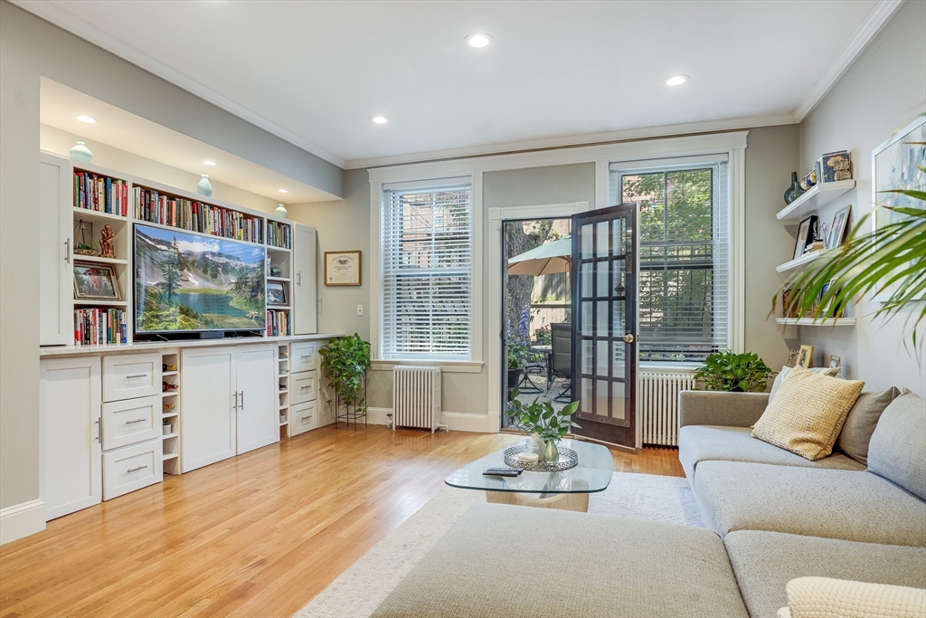 381 Marlborough St, Boston, Massachusetts, 1 Bedroom Bedrooms, 3 Rooms Rooms,1 BathroomBathrooms,Residential Lease,For Rent,Marlborough St,73495661