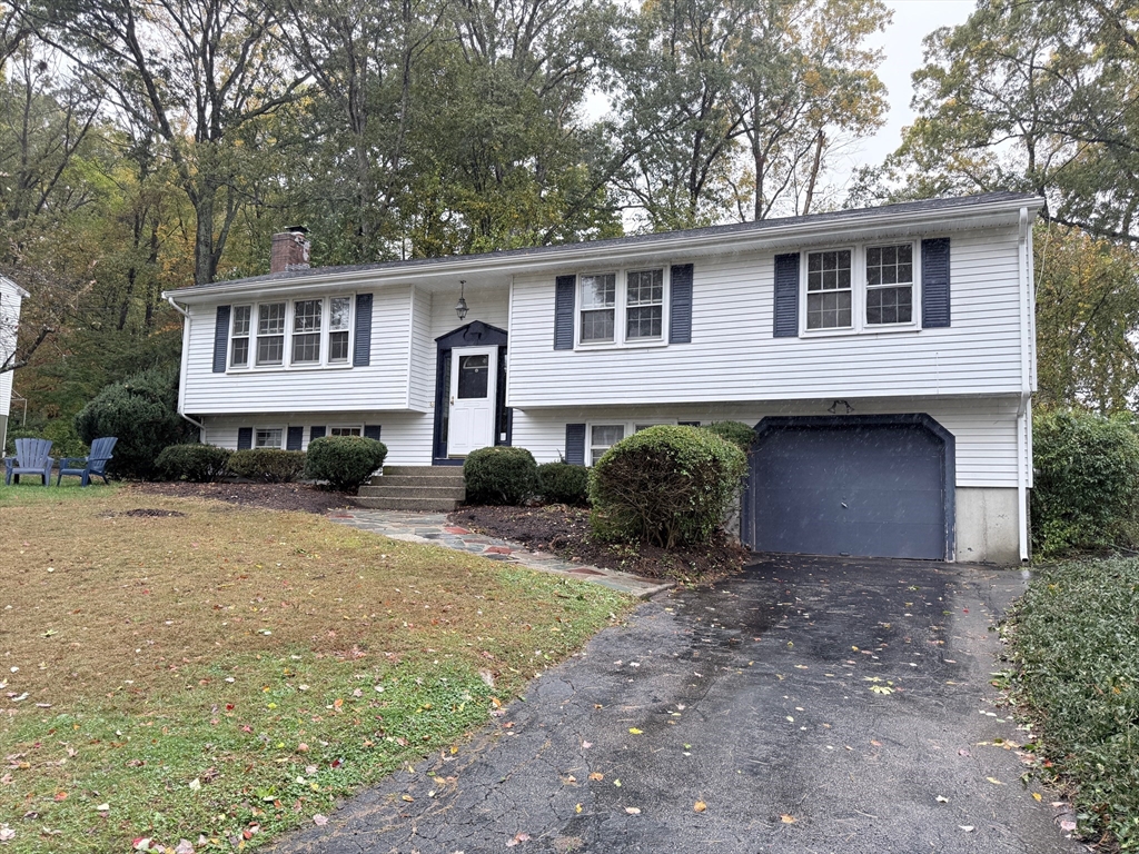 9 Robin Road, Milford, Massachusetts, 3 Bedrooms Bedrooms, 7 Rooms Rooms,2 BathroomsBathrooms,Residential,For Sale,Robin Road,73442836