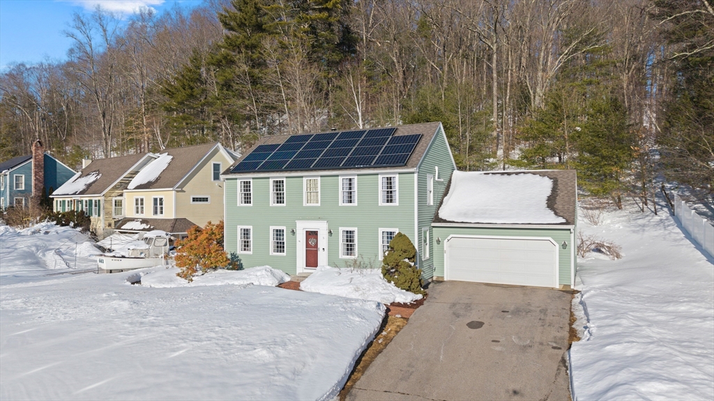 5 Tuxbury Ln, Amesbury, Massachusetts, 3 Bedrooms Bedrooms, 6 Rooms Rooms,2 BathroomsBathrooms,Residential,For Sale,Tuxbury Ln,73482783