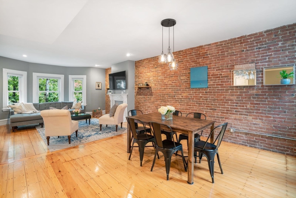30 Oak Street, Boston, Massachusetts, 3 Bedrooms Bedrooms, 7 Rooms Rooms,2 BathroomsBathrooms,Residential Lease,For Rent,Oak Street,73497540