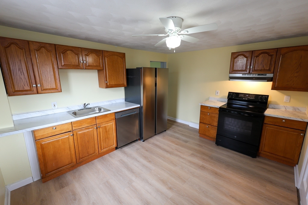 60 Essex Street, Revere, Massachusetts, 3 Bedrooms Bedrooms, 5 Rooms Rooms,1 BathroomBathrooms,Residential Lease,For Rent,Essex Street,73497622