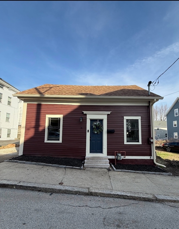 16 Canal, Woonsocket, Rhode Island, 3 Bedrooms Bedrooms, 5 Rooms Rooms,2 BathroomsBathrooms,Residential,For Sale,Canal,73497525