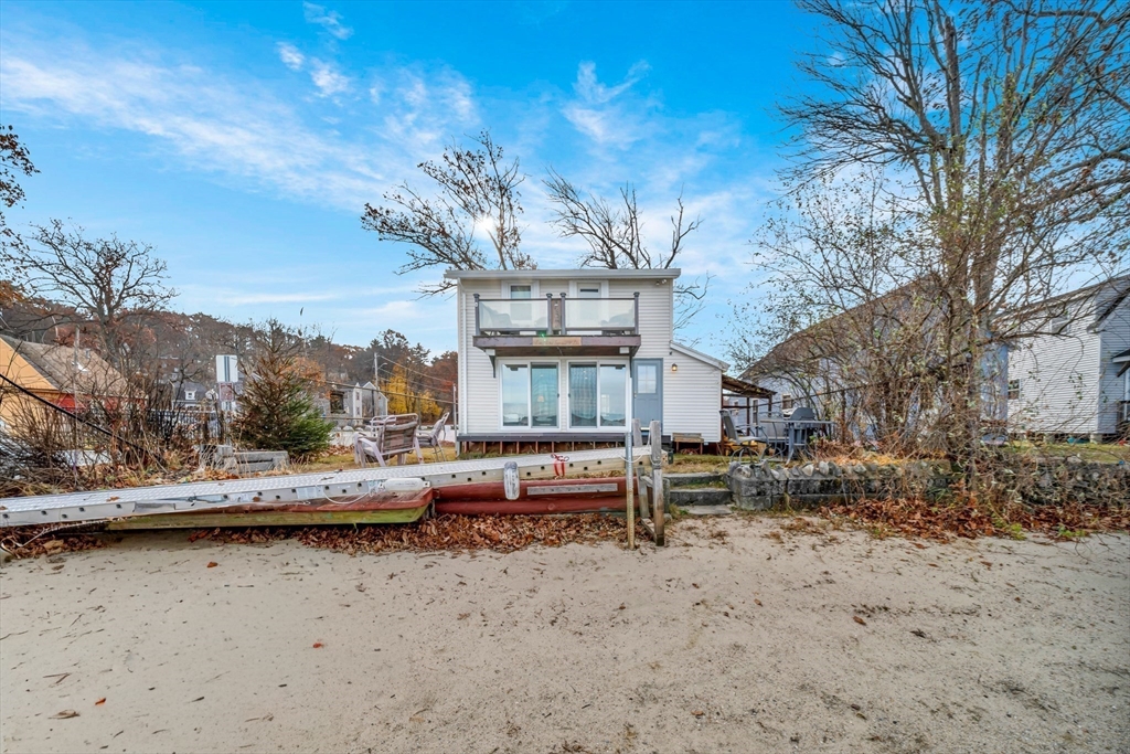 1 Bisson Ln, Merrimac, Massachusetts, 4 Bedrooms Bedrooms, 7 Rooms Rooms,1 BathroomBathrooms,Residential,For Sale,Bisson Ln,73494537