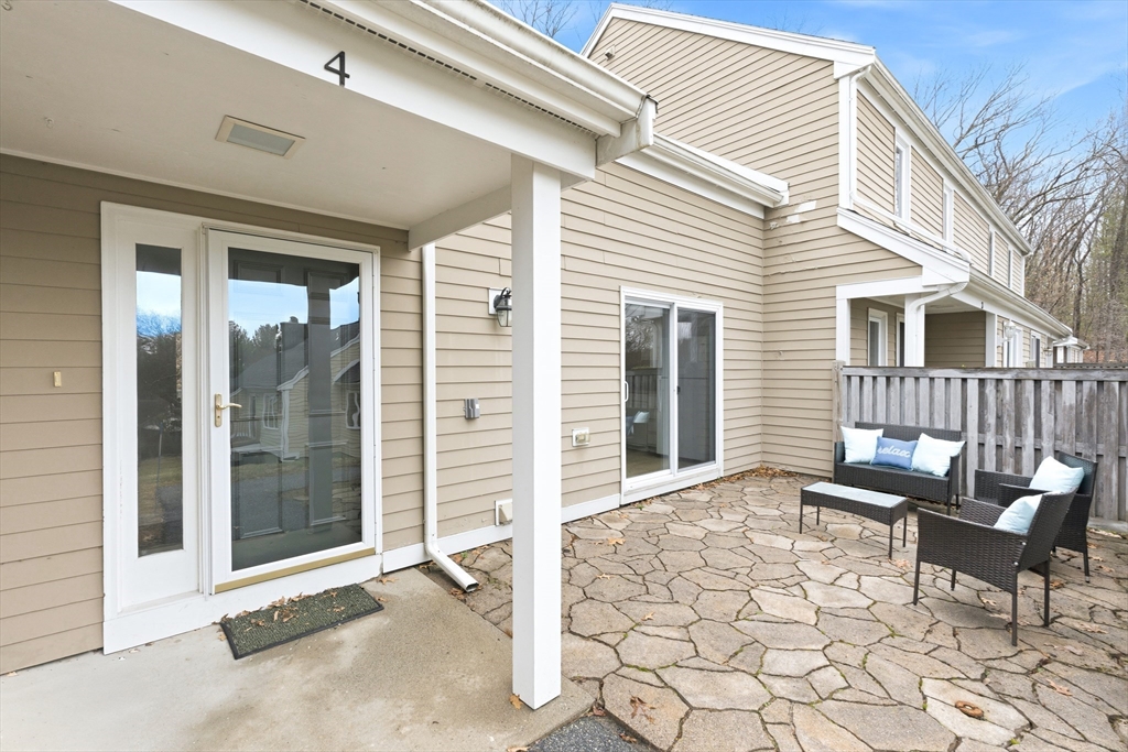 4 Drummer Boy Way, Lexington, Massachusetts, 3 Bedrooms Bedrooms, 6 Rooms Rooms,2 BathroomsBathrooms,Residential,For Sale,Drummer Boy Way,73497631