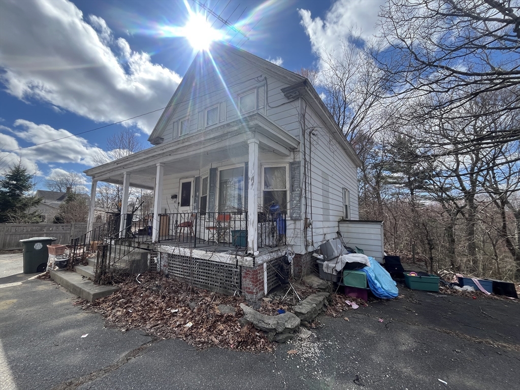 3 Regan Pl, Leominster, Massachusetts, 4 Bedrooms Bedrooms, 8 Rooms Rooms,1 BathroomBathrooms,Residential,For Sale,Regan Pl,73497649