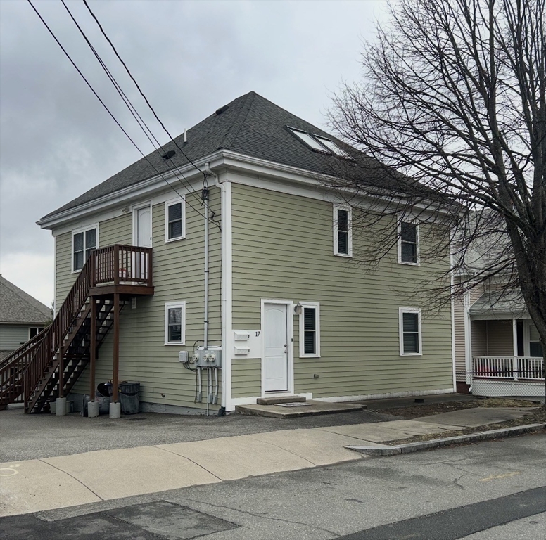 17 Proctor St, Peabody, Massachusetts, 5 Bedrooms Bedrooms, 9 Rooms Rooms,3 BathroomsBathrooms,Residential Income,For Sale,Proctor St,73497656