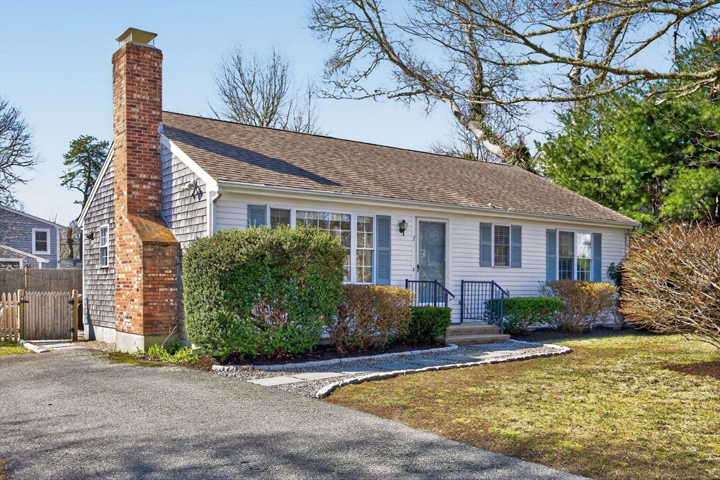 1 Charing Cross Rd, Dennis, Massachusetts, 2 Bedrooms Bedrooms, 4 Rooms Rooms,1.5 BathroomsBathrooms,Residential,For Sale,Charing Cross Rd,73497694