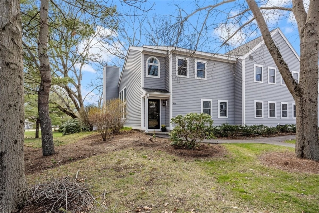 810 Tuckers Lane, Hingham, Massachusetts, 2 Bedrooms Bedrooms, 6 Rooms Rooms,2.5 BathroomsBathrooms,Residential,For Sale,Tuckers Lane,73497697