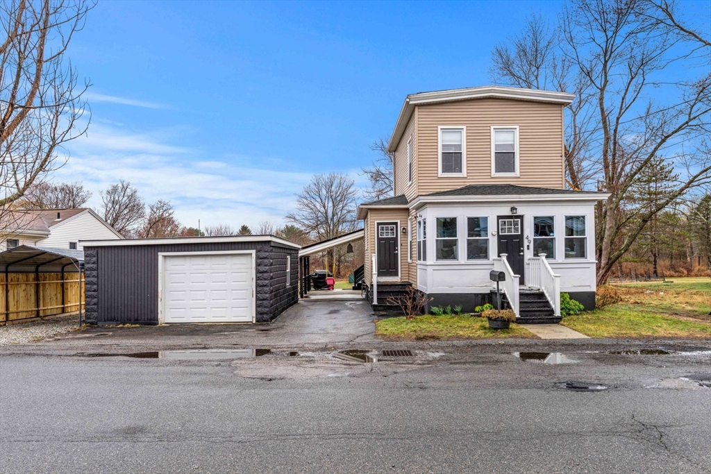 49 Meriline Ave, Methuen, Massachusetts, 3 Bedrooms Bedrooms, 7 Rooms Rooms,1 BathroomBathrooms,Residential,For Sale,Meriline Ave,73497680