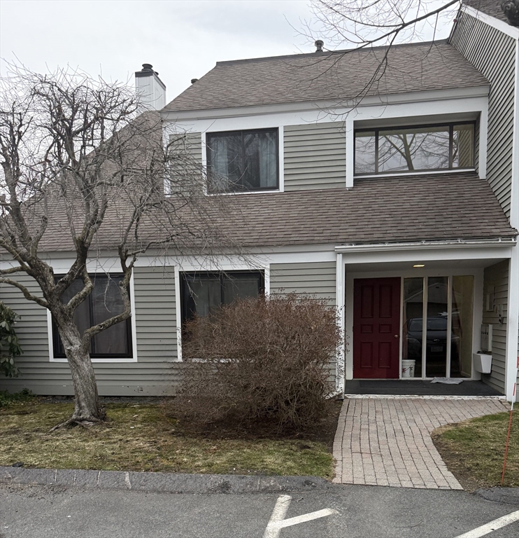 29 Concord Greene, Concord, Massachusetts, 2 Bedrooms Bedrooms, 4 Rooms Rooms,2 BathroomsBathrooms,Residential,For Sale,Concord Greene,73497807