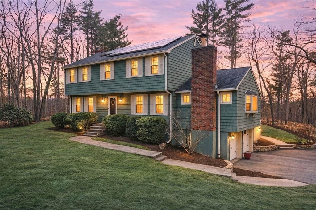 32 Snyder Rd, Medfield, Massachusetts, 4 Bedrooms Bedrooms, 9 Rooms Rooms,2.5 BathroomsBathrooms,Residential,For Sale,Snyder Rd,73497827