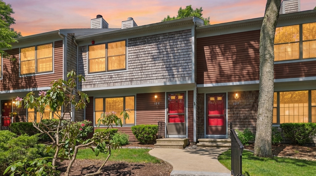 195 Falmouth Rd, Mashpee, Massachusetts, 2 Bedrooms Bedrooms, 6 Rooms Rooms,2.5 BathroomsBathrooms,Residential,For Sale,Falmouth Rd,73497761