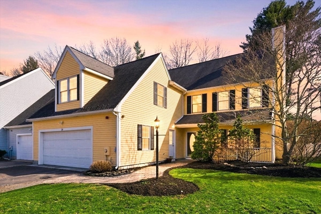 124 Clear Pond Dr, Walpole, Massachusetts, 3 Bedrooms Bedrooms, 7 Rooms Rooms,2.5 BathroomsBathrooms,Residential,For Sale,Clear Pond Dr,73497840