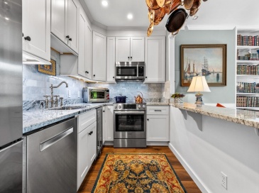 28 Worcester Square, Boston, Massachusetts, 2 Bedrooms Bedrooms, 4 Rooms Rooms,1 BathroomBathrooms,Residential,For Sale,Worcester Square,73497852