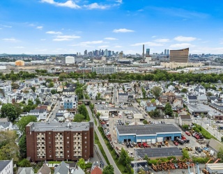 39 Parlin St, Everett, Massachusetts, 2 Bedrooms Bedrooms, 4 Rooms Rooms,2 BathroomsBathrooms,Residential,For Sale,Parlin St,73497712