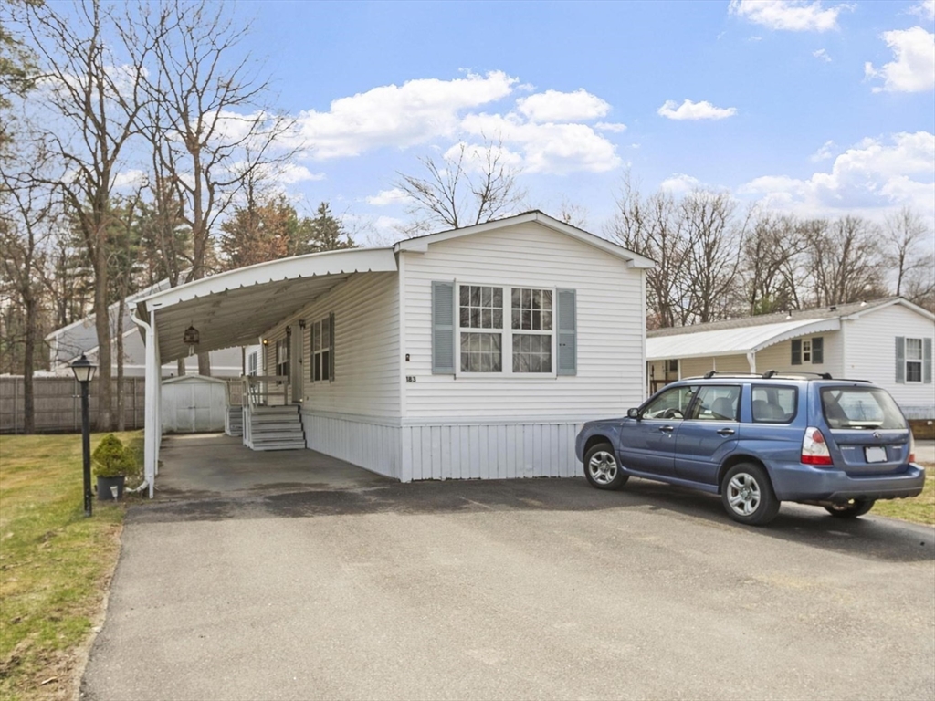 556 Central, Leominster, Massachusetts, 2 Bedrooms Bedrooms, 4 Rooms Rooms,1.5 BathroomsBathrooms,Residential,For Sale,Central,73492877