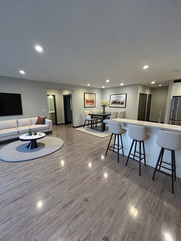 145 Newbury Ave, Quincy, Massachusetts, 2 Bedrooms Bedrooms, 5 Rooms Rooms,2 BathroomsBathrooms,Residential Lease,For Rent,Newbury Ave,73497895