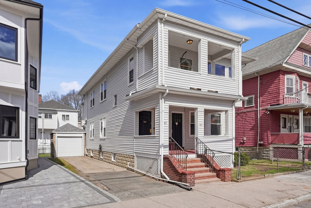 95-97 Capen St, Medford, Massachusetts, 5 Bedrooms Bedrooms, 13 Rooms Rooms,3 BathroomsBathrooms,Residential Income,For Sale,Capen St,73497907