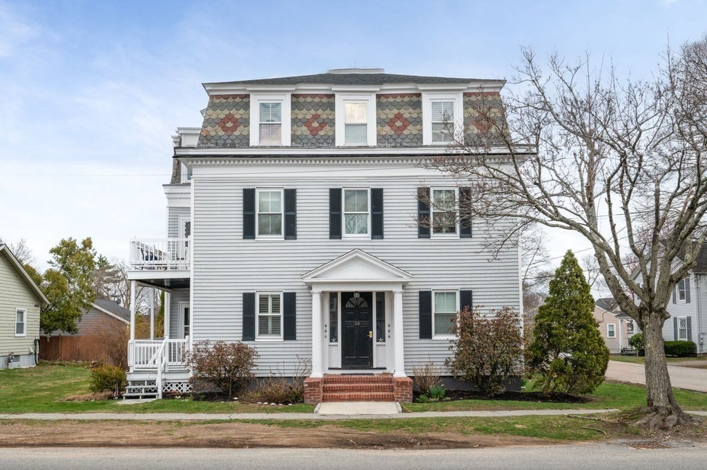 38 Moseley Avenue, Newburyport, Massachusetts, 2 Bedrooms Bedrooms, 5 Rooms Rooms,1 BathroomBathrooms,Residential,For Sale,Moseley Avenue,73497882