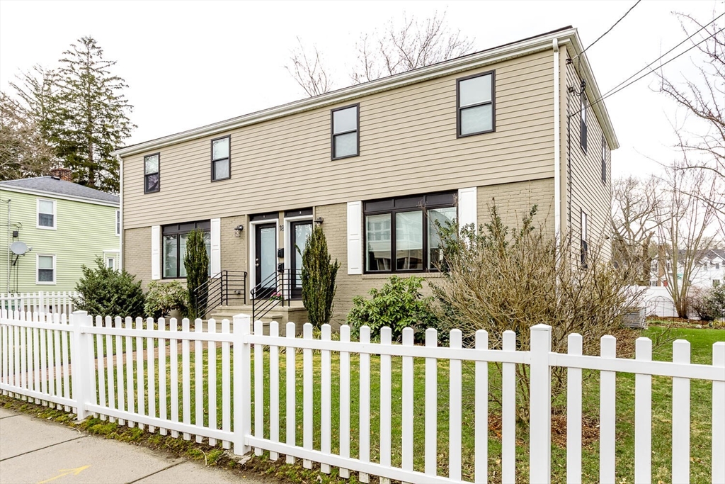 18 Joyce Kilmer, Boston, Massachusetts, 2 Bedrooms Bedrooms, 4 Rooms Rooms,2.5 BathroomsBathrooms,Residential,For Sale,Joyce Kilmer,73497925