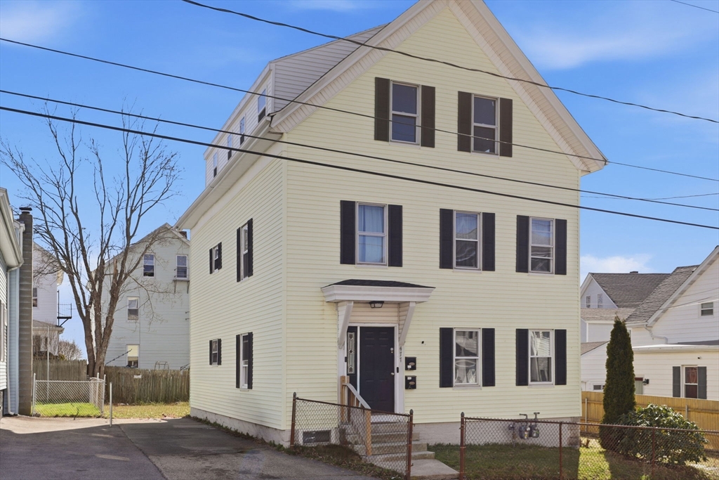 477 Palmer St, Fall River, Massachusetts, 4 Bedrooms Bedrooms, 12 Rooms Rooms,2 BathroomsBathrooms,Residential Income,For Sale,Palmer St,73497931