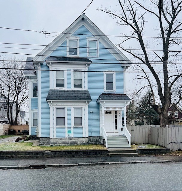 339 Lincoln St, Lowell, Massachusetts, 8 Bedrooms Bedrooms, 13 Rooms Rooms,3 BathroomsBathrooms,Residential Income,For Sale,Lincoln St,73497997