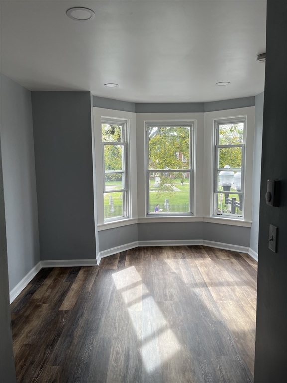 425 Somerville Ave, Somerville, Massachusetts, 2 Bedrooms Bedrooms, 5 Rooms Rooms,1 BathroomBathrooms,Residential Lease,For Rent,Somerville Ave,73498008