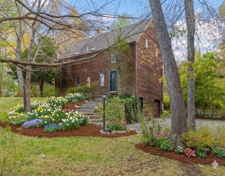 118 Pleasant St, Norwell, Massachusetts, 3 Bedrooms Bedrooms, 7 Rooms Rooms,2.5 BathroomsBathrooms,Residential,For Sale,Pleasant St,73497821