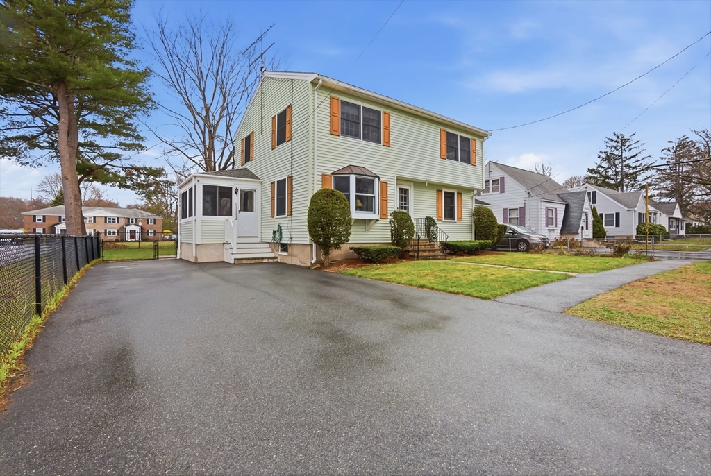 9-A Veterans Memorial Dr, Peabody, Massachusetts, 5 Bedrooms Bedrooms, 8 Rooms Rooms,2 BathroomsBathrooms,Residential,For Sale,Veterans Memorial Dr,73497996